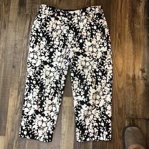 Croft & Barrow Black & White Floral Capri